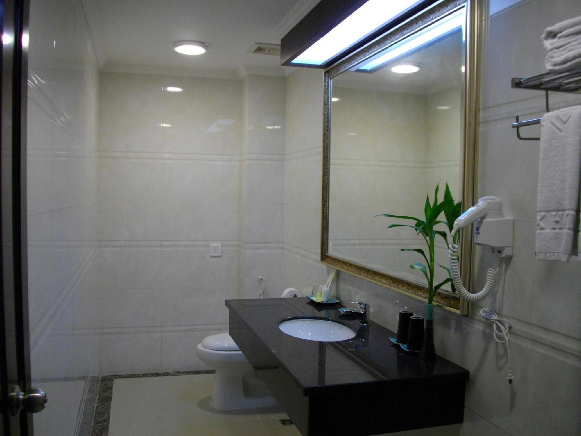 Lux Riverside Hotel & Apartment Phnom Penh Room photo