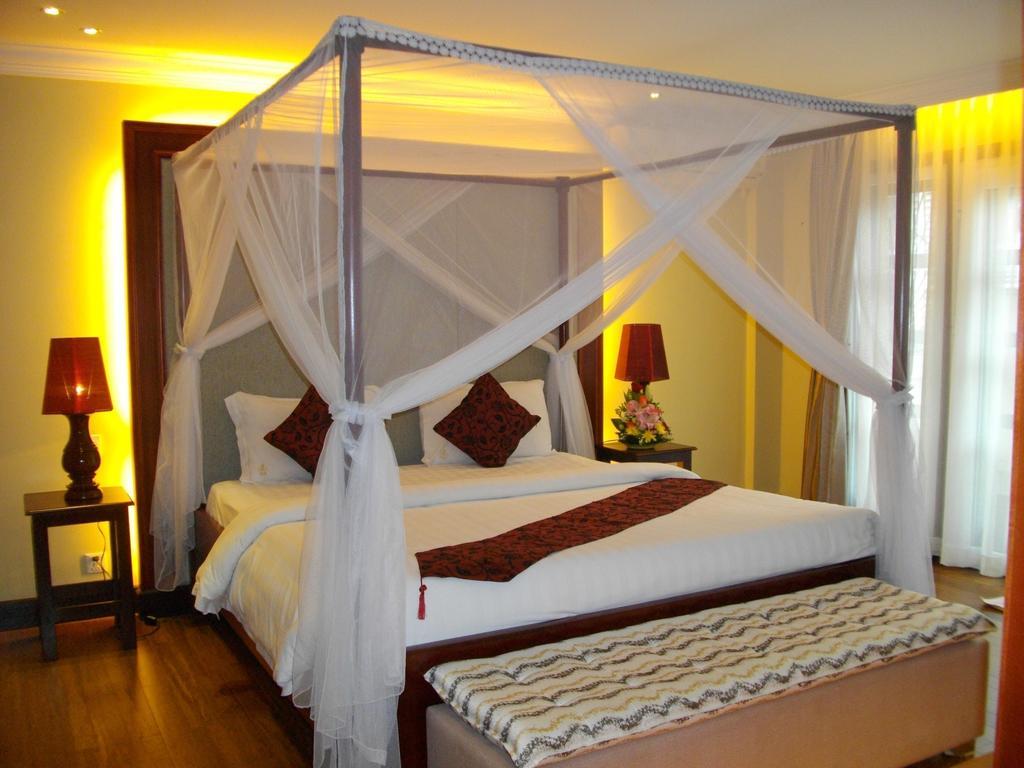 Lux Riverside Hotel & Apartment Phnom Penh Exterior photo