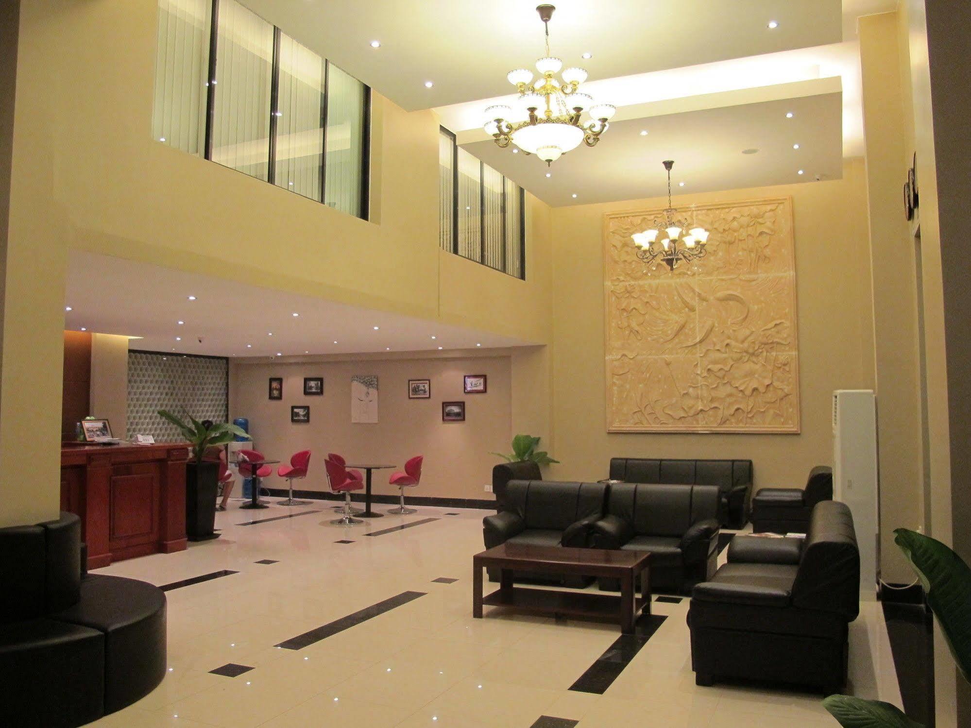 Lux Riverside Hotel & Apartment Phnom Penh Exterior photo