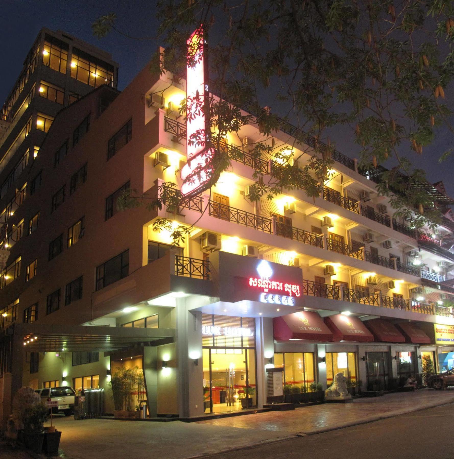 Lux Riverside Hotel & Apartment Phnom Penh Exterior photo