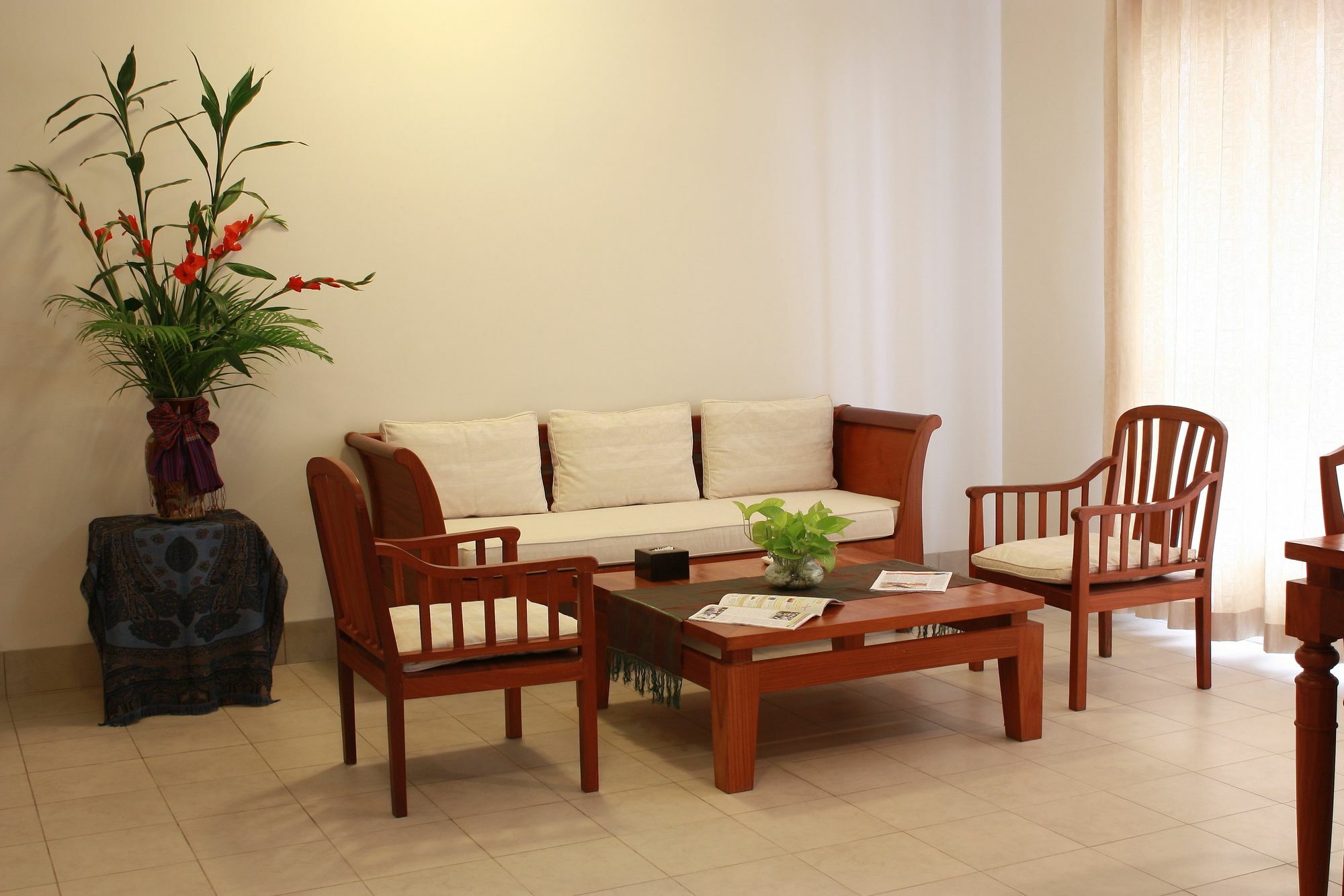 Lux Riverside Hotel & Apartment Phnom Penh Exterior photo